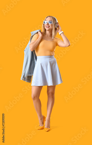 Beautiful young stylish wom...