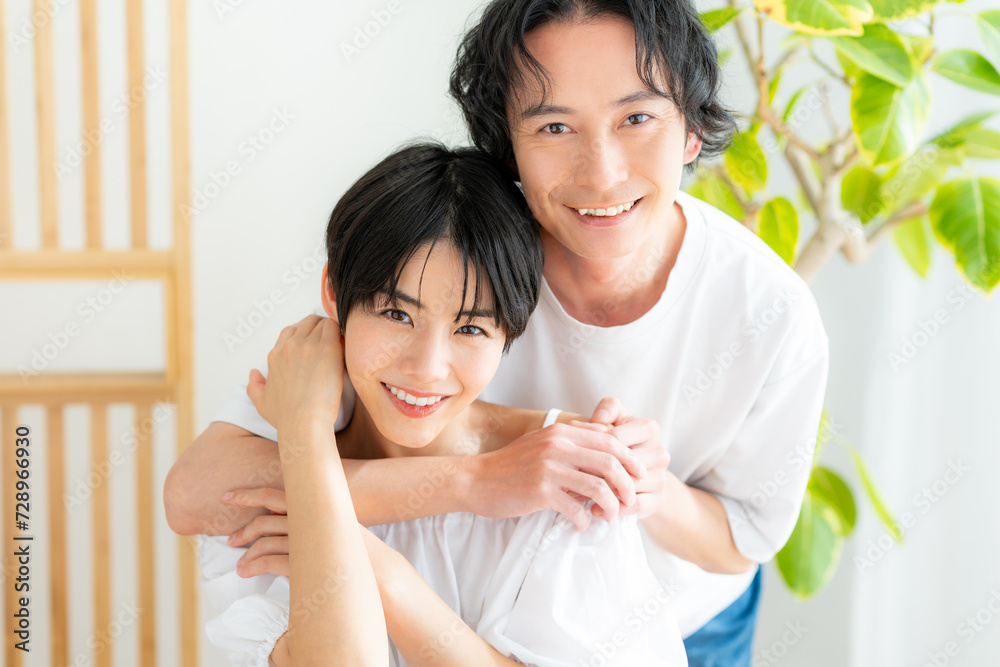 若いカップルの美容イメージ 若いカップルの美容イメージ