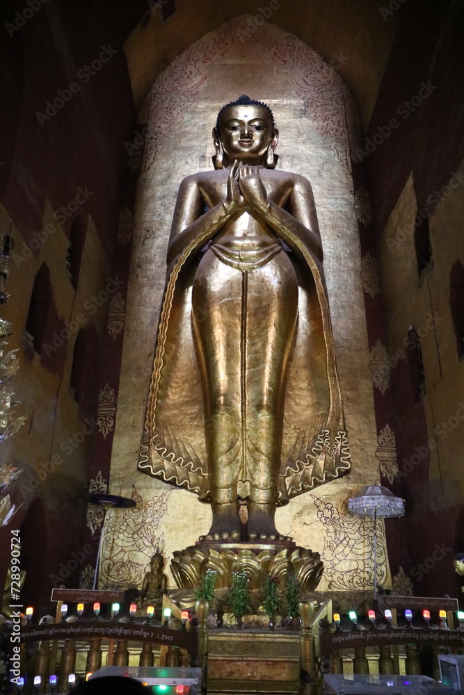 Fototapeta premium アーナンダ寺院 オールドバガン ミャンマー
