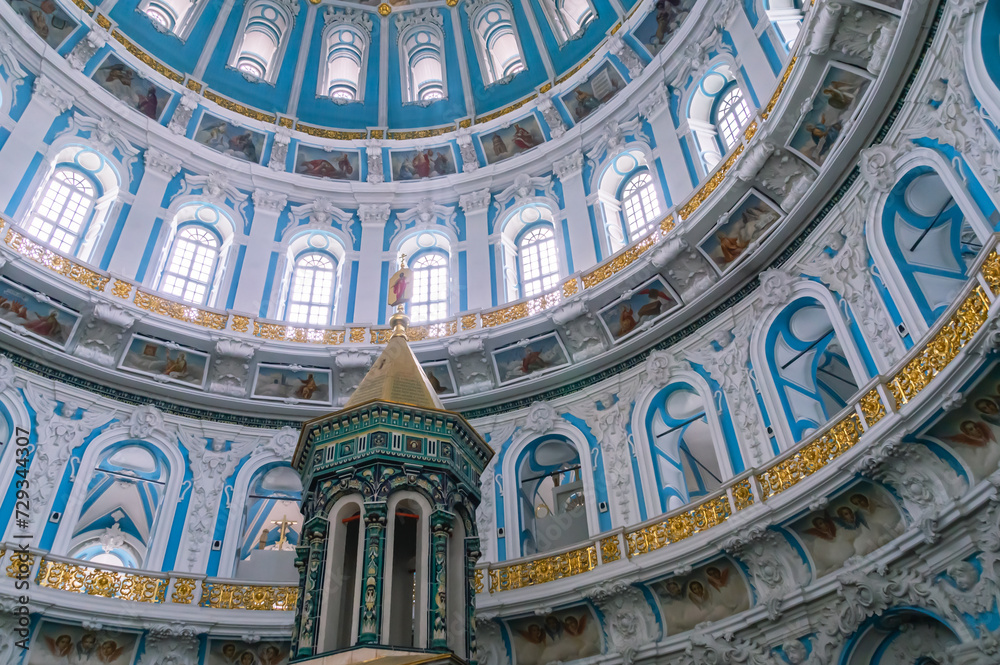 The Chapel of the Holy Sepulchre. The Resurrection New Jerusalem Monastery was founded in the 17th century. The vaults of the ancient temple.Sunlight enters the temple through the windows.