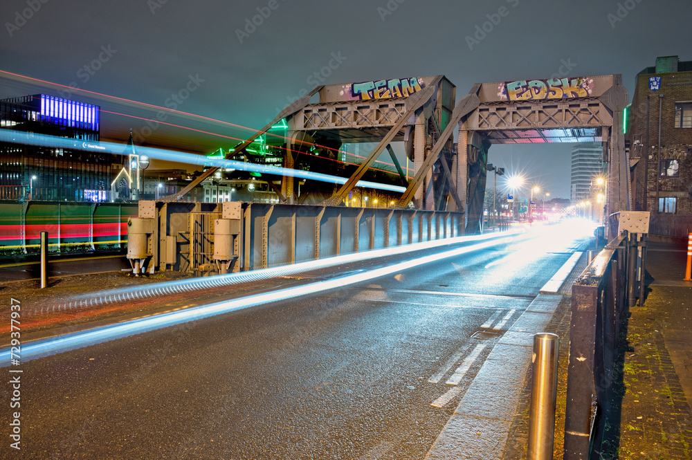 Fototapeta premium traffic at night in ireland