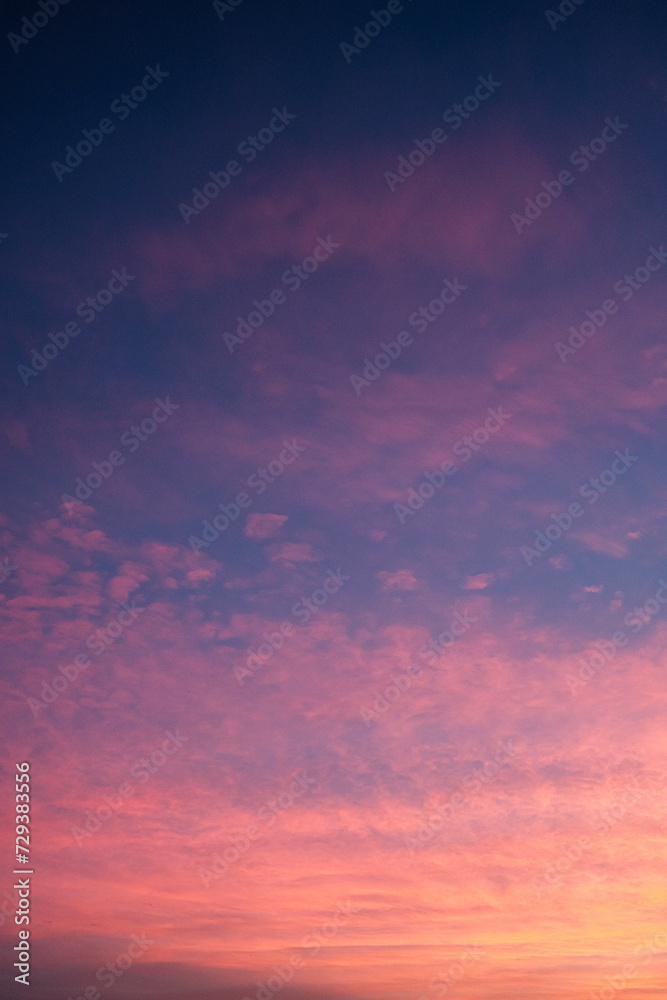 Obraz premium Beautiful pastel cloudy sunset