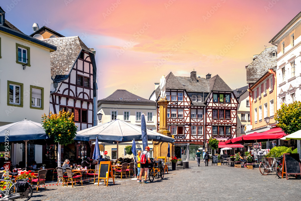 Fototapeta premium Altstadt, Linz am Rhein, Deutschland 