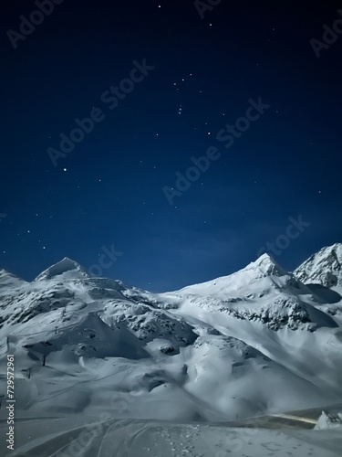 Nachthimmel vor Gletscher