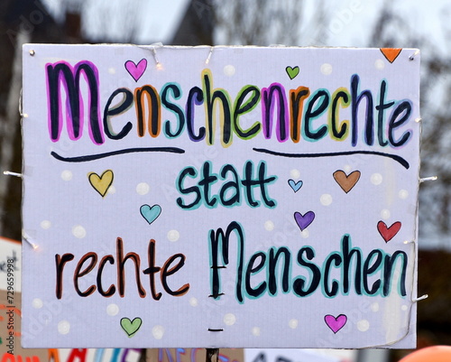 Buntes Schild: 