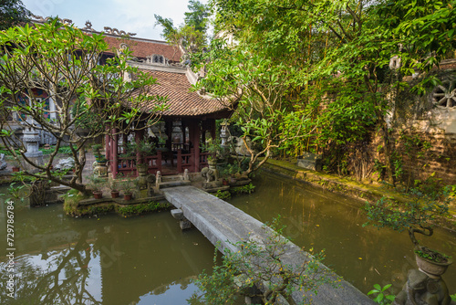 Vietnamese traditional house