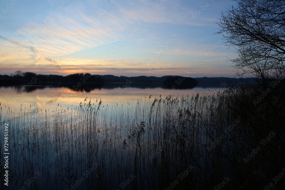 Fototapeta premium sunrise over the lake