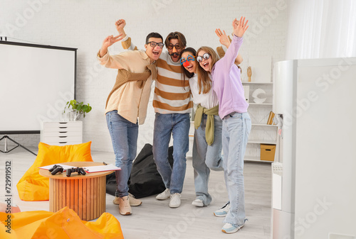 Happy business colleagues w...