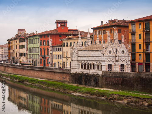 Italia, Toscana, Pisa, la chiesa di Santa Maria della Spina, edificata sul greto dell' Arno nel 1230.