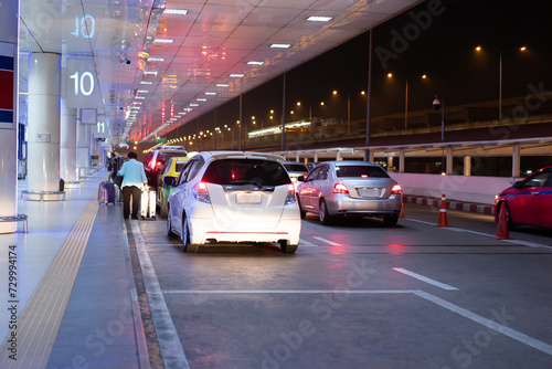 A parking area that allows vehicles to pick up and drop off passengers at the airport