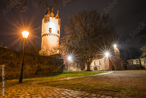Schloss Hanau Steinheim in der Nacht  photo