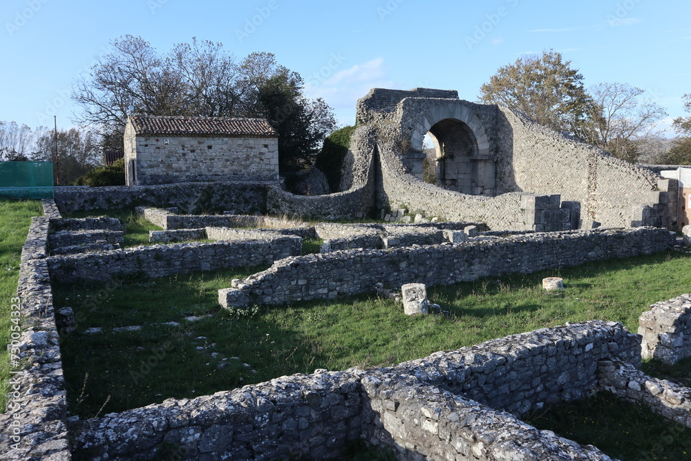 Altilia - Abitazioni presso Porta Boiano nel Parco Archeologico di Sepino