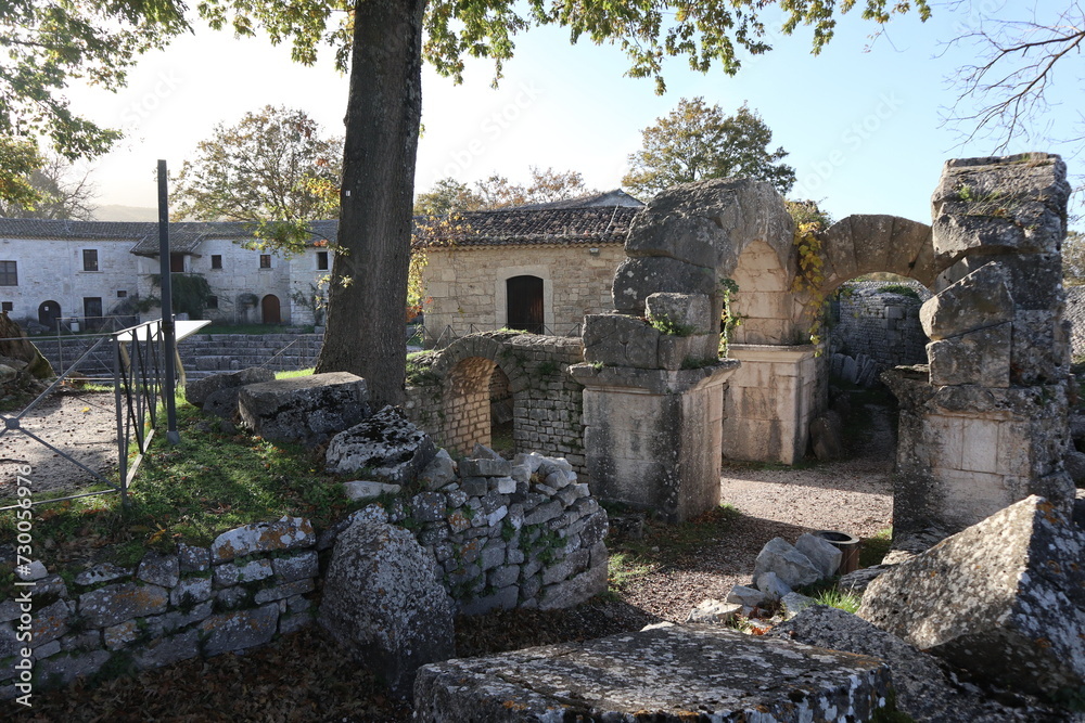 Altilia - Scorcio del teatro romano nel Parco Archeologico di Sepino
