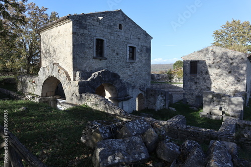 Obraz na płótnie Altilia - Scorcio del teatro nel Parco Archeologico di Sepino w salonie