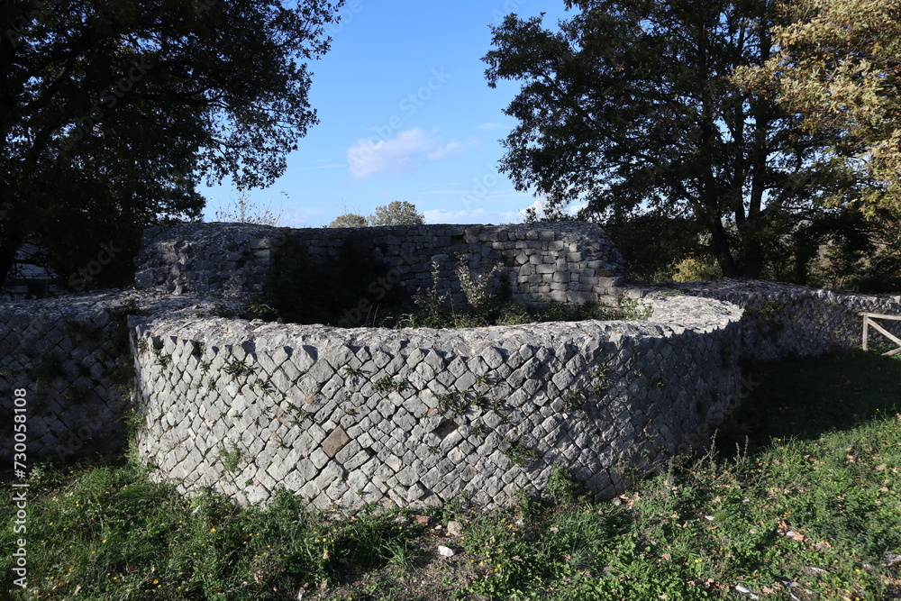 Altilia - Torre di cinta nel Parco Archeologico di Sepino