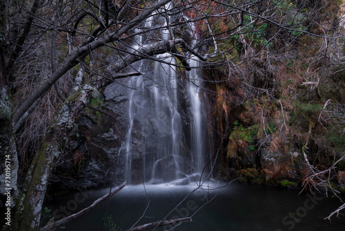 Queda de água no Inverno | Montanhas de Portugal