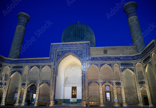 Il mausoleo di Tamerlano alla sera, Samarcanda, Uzbekistan photo