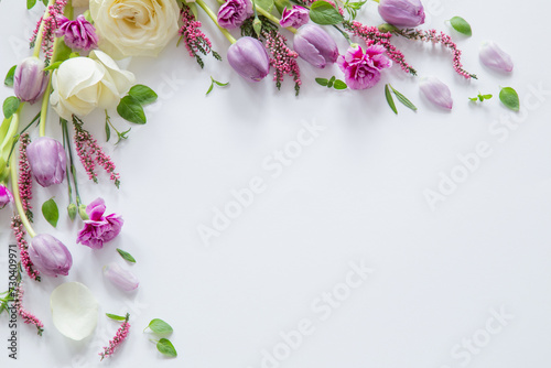 Fototapeta Naklejka Na Ścianę i Meble -  frame of beautiful flowers on white background
