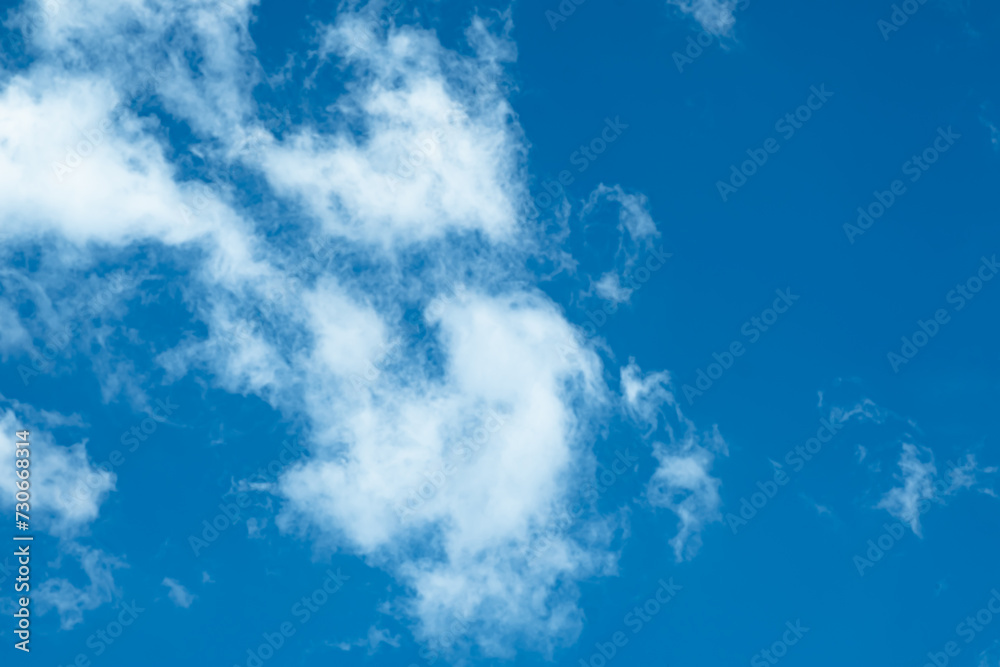 Obraz premium Clear Weather with Some Clouds in the Sky