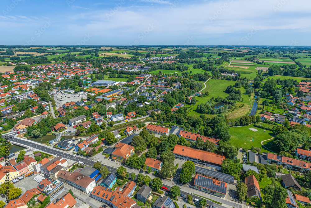 Ausblick auf Dorfen im Landkreis Erding in Oberbayern, Blick nach Osten ins Isental