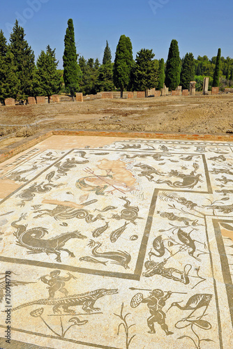 Domus de Neptune. Maison de Neptune. Mosaïques romaines de l'ancienne ville romaine d'Italica à Santiponce, province de Séville, Espagne. Villes romaines d'Hispanie. photo