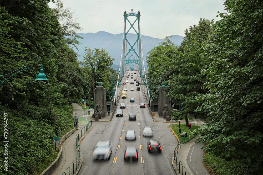 Fototapeta premium The famous Lions Gate Bridge in Vancouver, Canada