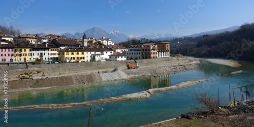 Obraz na plátně View of the city of Belluno with the Dolomites in the background