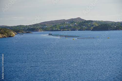 Aqua-Fischzucht in den Fjorden Norwegens