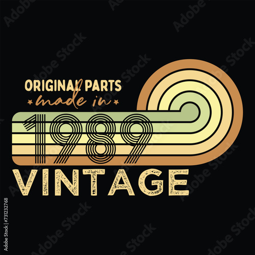 35 Yr Old Gifts Classic Vintage 1989 Birthday Born in 1989 Retro T-Shirt