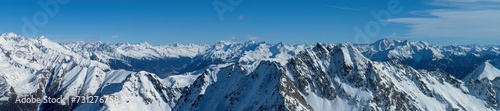 Winterpanorama Südtiroler Hochgrubachspitze Richtung Steinbergspitze mit Zillertaler Südseite