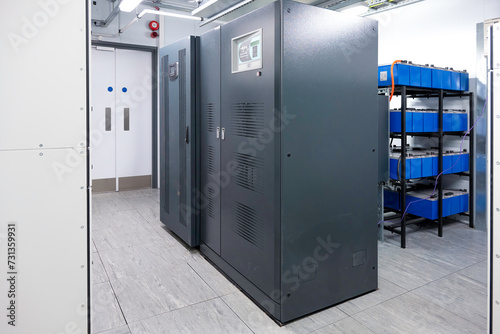 Obraz na płótnie Industrial electric UPS backup system w salonie