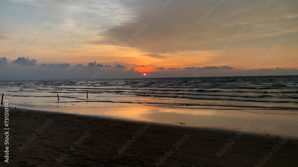 Obraz premium sunset over the sea