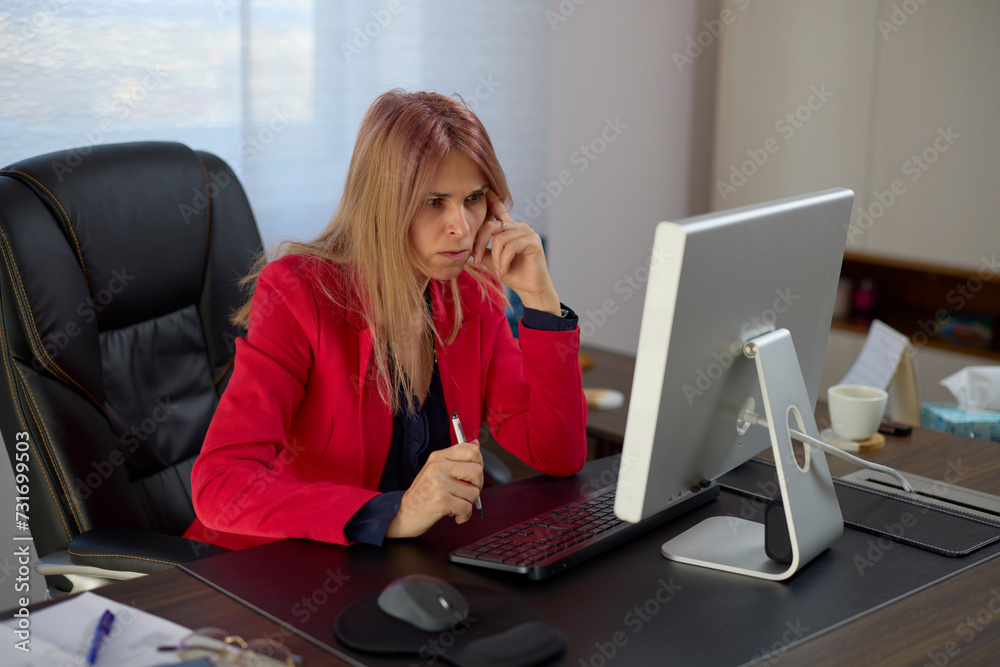 business woman in the office Working on the computer, Different Gestures and positions. business woman in the office Working on the computer, Different Gestures and positions.