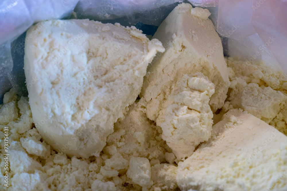 Organic full-fat cheeses offered for sale unpackaged, Organic full-fat cheeses offered for sale unpackaged,