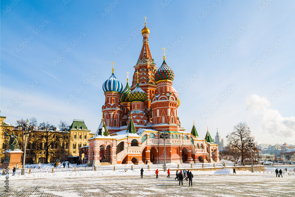 Naklejka premium St. Basil's Cathedral on Red Square, a monument of Russian architecture of the 16th century. Moscow, Russia