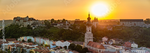 Panorama von Burghausen bei Sonnenuntergang photo