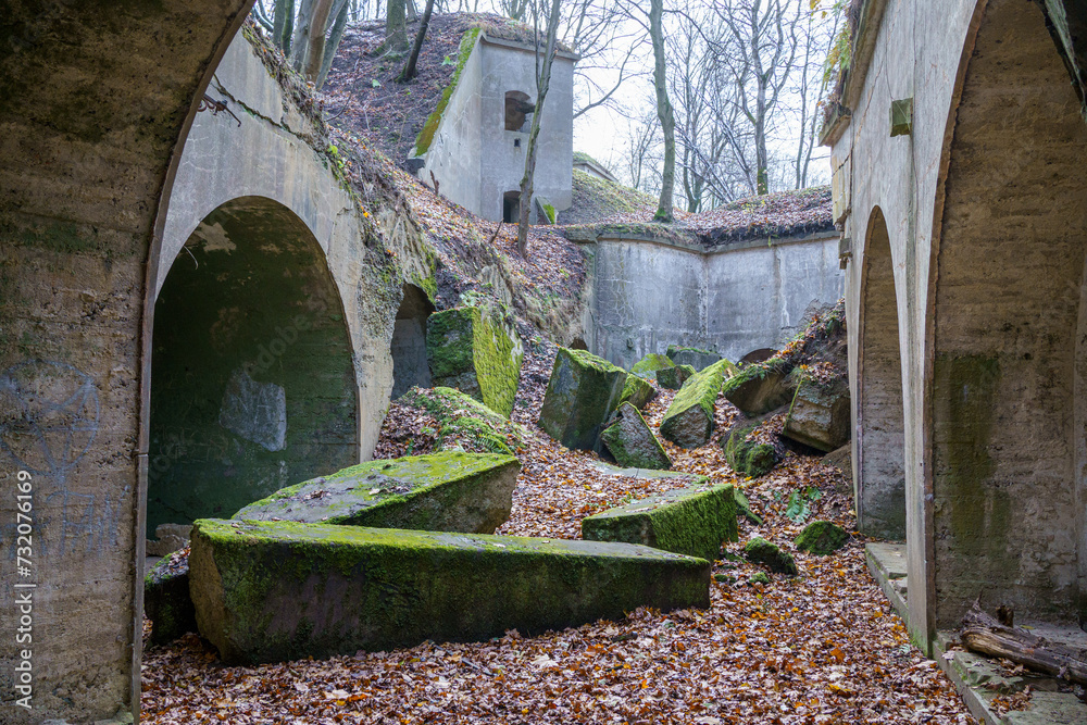 Obraz premium Siedliska, Subcarpathian, Poland - 25 November 2023: Interior of the ruins of Fort No. I Salis-Soglio of the Przemyśl Fortress