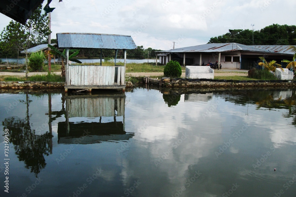 Fototapeta premium toilet on the lake