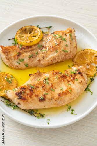 grilled chicken with butter, lemon and garlic