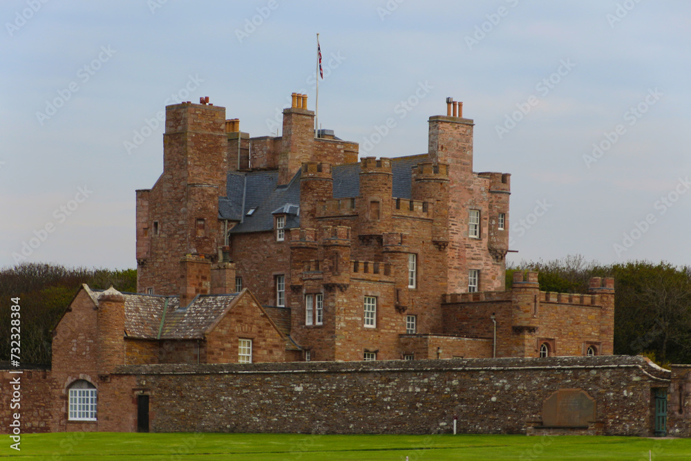 Φωτογραφία The Castle of Mey is located in the far northwest of Scotland near John o ’Groat
