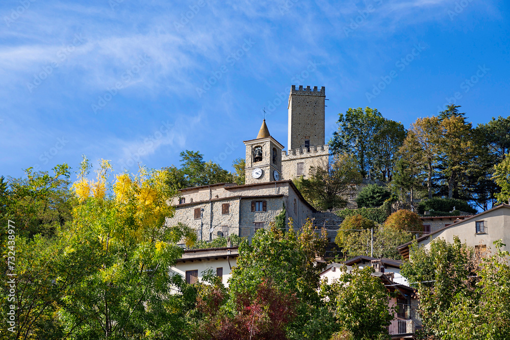 Obraz premium Il borgo di Pietragavina Pavia, Italia