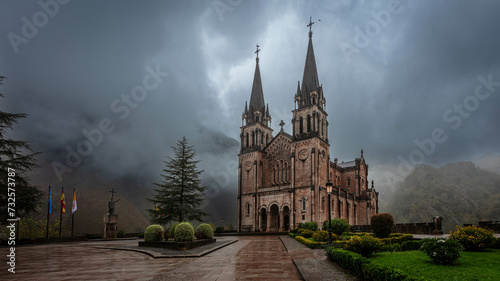 Fototapeta Naklejka Na Ścianę i Meble -  Covadonga, Asturias, Santina, Basilica, España