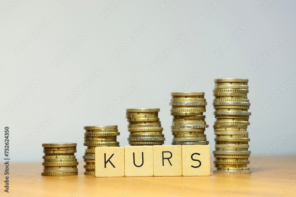 Steigender Kurs sorgt für finanziellen Aufschwung, Analyse Diagramm, Schaubild zeigt: Aktienkurs steigt, Eurokurs steigt und bringt finanziellen Aufschwung und Geld Gewinn Steigender Kurs sorgt für finanziellen Aufschwung, Analyse Diagramm, Schaubild zeigt: Aktienkurs steigt, Eurokurs steigt und bringt finanziellen Aufschwung und Geld Gewinn