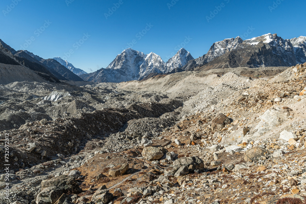 Obraz premium View of Taboche and Thamserku mountains and Khumbu Glacier from Everest Base Camp during EBC or Three Passes trekking in Khumjung, Nepal. Highest mountains in the world.