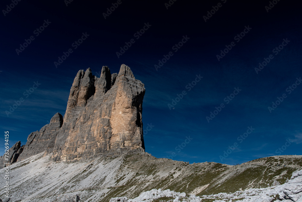 Una diversa prospettiva delle Tre Cime di Lavaredo, Dolomiti