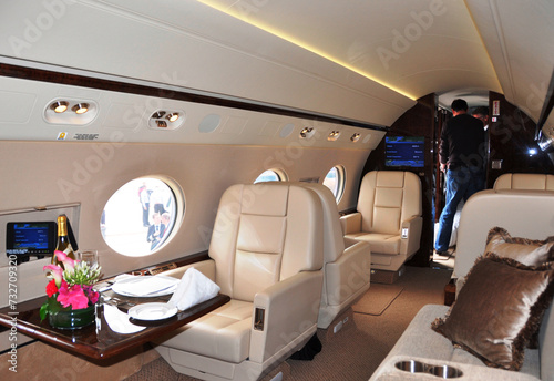 1.GMC_GulfstreamBusinessJet3