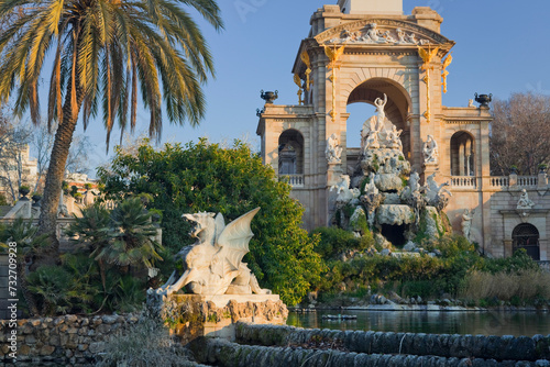 Spanien, Katalonien, Barcelona, Parc de la Ciutadella, Brunnen, Palme photo