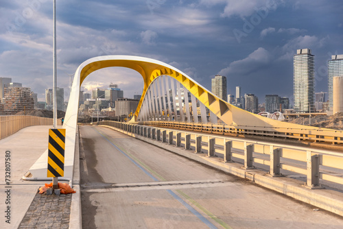 Canvas Print Cherry Street South Bridge with the Toronto skyline at sunset in the background