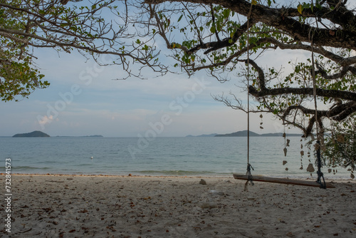 Strand in Thailand mit Schaukel