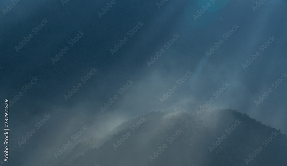 Obraz premium Clouds and fog over the mountain, Fansipan, Sapa, Northern Vietnam